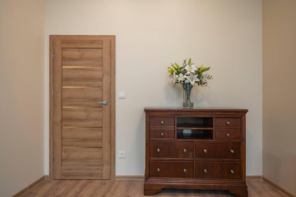 Homely Kreves Apartment By Polo Apartments Kaunas Exterior foto